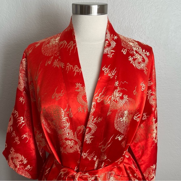 Size: M Red Dragon Robe Size MTraditional Chinese StyleIn excellent Pre-own